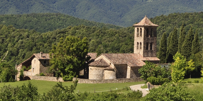 Esglésies romàniques de la Vall de Bianya: ruta amb encant i patrimoni de muntanya